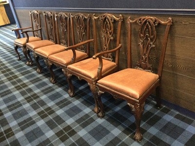 Lot 118 - A SET OF SIX MAHOGANY DINING CHAIRS OF CHIPPENDALE DESIGN