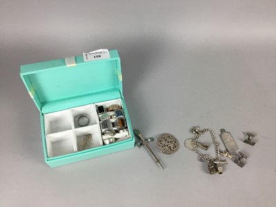 Lot 158 - A COLLECTION OF SILVER AND UNMARKED JEWELLERY