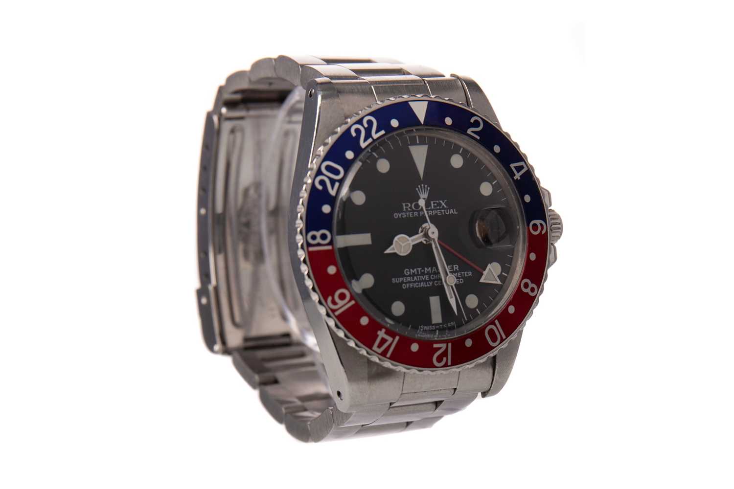 Lot 767 - A ROLEX OYSTER PERPETUAL GMT MASTER PEPSI STAINLESS STEEL AUTOMATIC WRIST WATCH