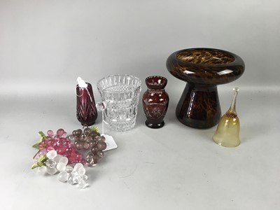Lot 187 - A MOTTLED GLASS STEMMED VASE ALONG WITH OTHER COLOURED GLASS WARE