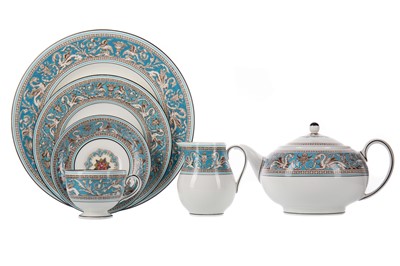 Lot 768 - AN EXTENSIVE WEDGWOOD 'FLORENTINE' TEA AND DINNER SERVICE