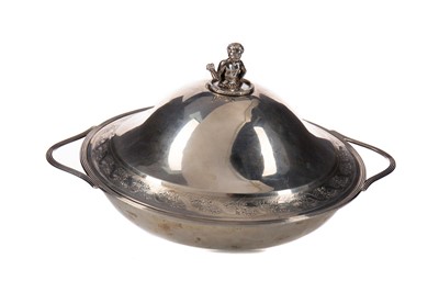 Lot 469 - A GEORGE III SCOTTISH SILVER ENTREE DISH AND COVER