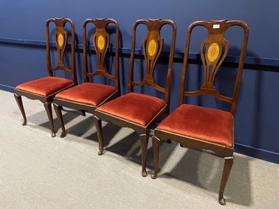 Lot 425 - A SET OF FOUR MAHOGANY DINING CHAIRS