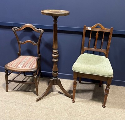 Lot 429 - A MAHOGANY PLANT STAND AND A TWO BEDROOM CHAIRS