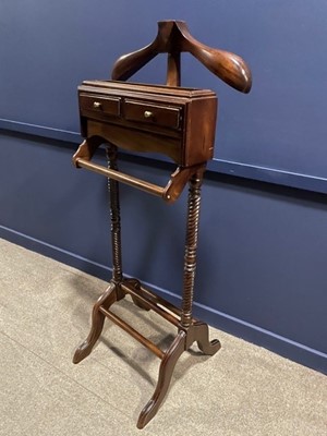 Lot 430 - A REPRODUCTION VALET STAND