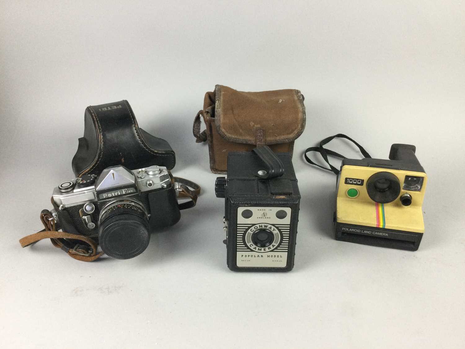 Lot 23 - A COLLECTION OF CAMERAS