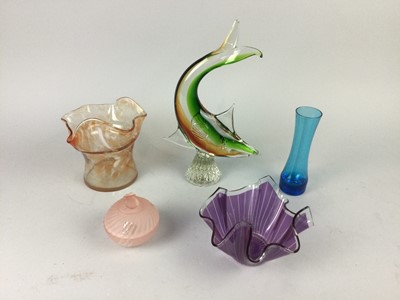 Lot 26 - A COLLECTION OF ART GLASS