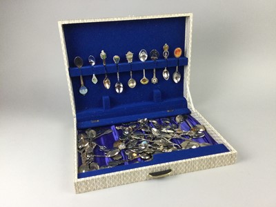Lot 74 - A LOT OF SOUVENIR SPOONS AND OTHER ITEMS