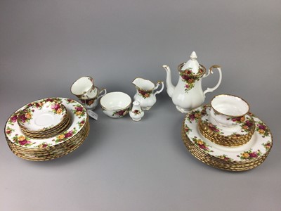 Lot 206 - A ROYAL ALBERT 'OLD COUNTRY ROSES' PART TEA AND DINNER SERVICE