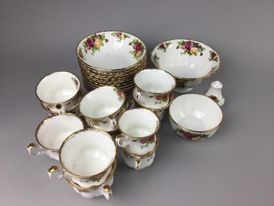 Lot 206 - A ROYAL ALBERT 'OLD COUNTRY ROSES' PART TEA AND DINNER SERVICE