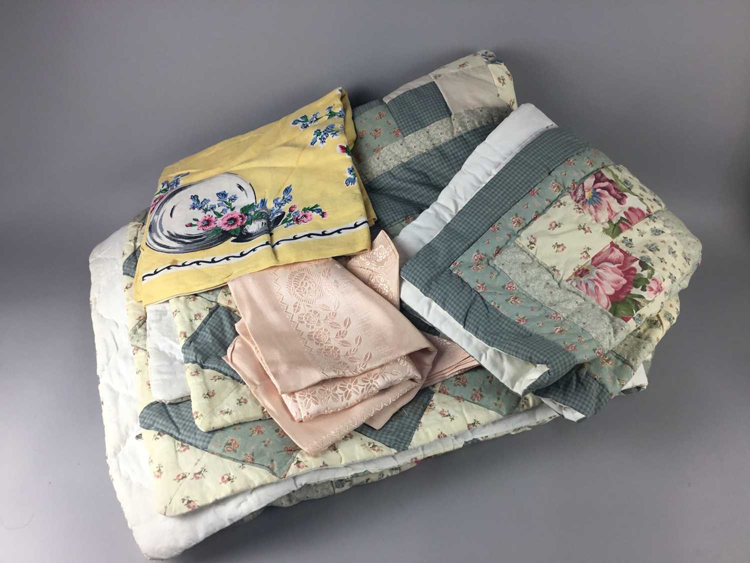 Lot 121 - A PATCHWORK QUILT AND GROUP OF OTHER CROCHETED AND EMBROIDERED LINEN