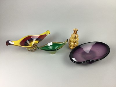 Lot 98 - A COLLECTION OF ART GLASS