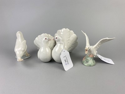 Lot 251 - A LLADRO GROUP OF DOVES, LLADRO FIGURE OF A GOOSE AND A NAO FIGURE OF A GOOSE
