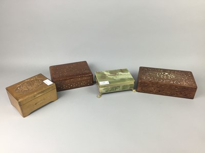 Lot 113 - A COLLECTION OF BOXES ALONG WITH TREEN NAPKIN RINGS