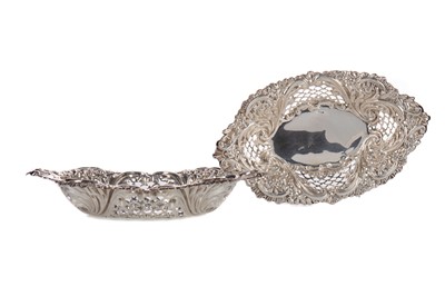 Lot 498 - A PAIR OF VICTORIAN SILVER SWEETMEAT DISHES