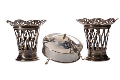 Lot 509 - A PAIR OF EDWARD VII SILVER VASE SLEEVES