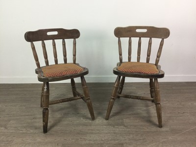 Lot 351 - A SET OF EIGHT EARLY 20TH CENTURY SPINDLE BACK CHAIRS