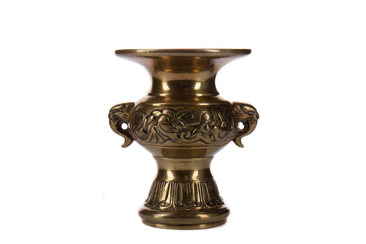 Lot 1075 - A CHINESE BRONZE VASE