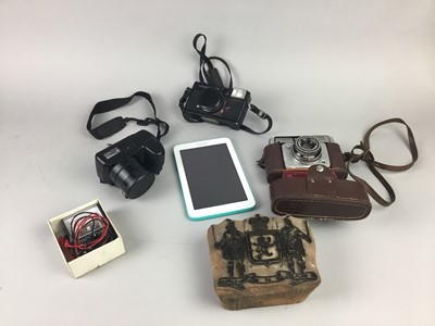 Lot 363 - A COLLECTION OF VINTAGE CAMERAS