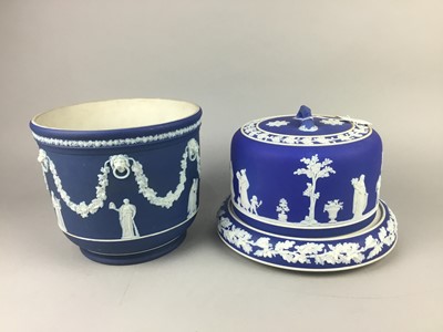 Lot 372 - A VICTORIAN JASPER WARE CHEESE DISH AND COVER