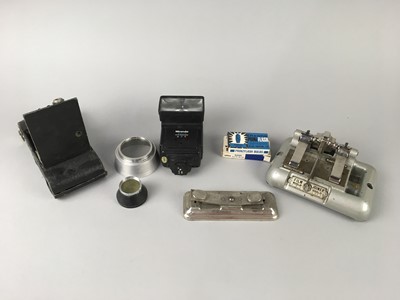 Lot 476 - A LARGE COLLECTION OF CAMERAS AND ACCESSORIES