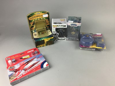 Lot 391 - A LOT OF VARIOUS TOYS