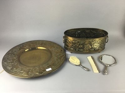 Lot 401 - A LOT OF BRASS AND PLATED OBJECTS