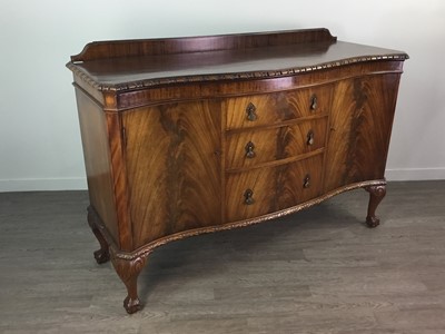 Lot 377 - A MAHOGANY DINING SUITE OF CHIPPENDALE DESIGN