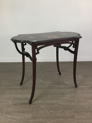 Lot 1072 - AN ARTS & CRAFTS MAHOGANY OCCASIONAL TABLE