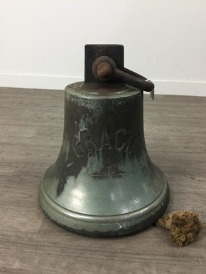 Lot 1073 - AN EARLY 20TH CENTURY SHIP'S BRONZE BELL
