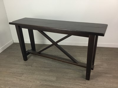 Lot 492 - A MODERN HALL TABLE