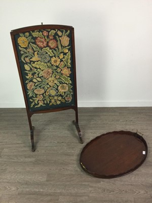 Lot 385 - A BRASS BED WARMING PAN ALONG WITH A FIRE SCREEN AND SERVING TRAY