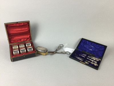 Lot 441 - A CASED SET OF SILVER HANDLED BUTTON HOOKS AND NEEDLES