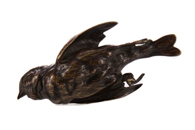 Lot 737 - A FRENCH BRONZE MODEL OF A BIRD