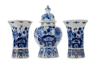 Lot 798 - A MATCHED GARNITURE OF THREE DUTCH DELFT BLUE & WHITE VASES, ALONG WITH A PLAQUE