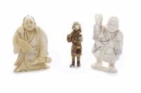 Lot 852 - THREE EARLY 20TH CENTURY JAPANESE IVORY...