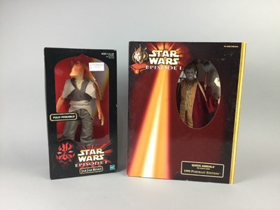 Lot 593 - A STAR WARS QUI-GON JINN & QUEEN AMIDALA DEFENCE OF NABOO 2000 PORTRAIT EDITION AND OTHER TOYS