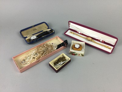 Lot 558 - A LOT OF TWO GENTLEMAN'S WATCHES AND A LADY'S WATCH