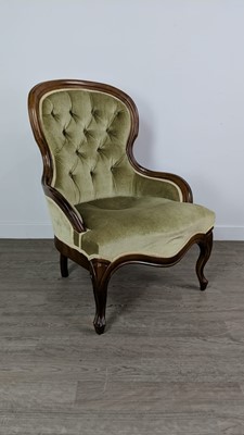 Lot 610 - A REPRODUCTION BALLOON BACK ARMCHAIR