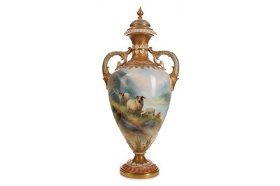 Lot 803 - A ROYAL WORCESTER VASE AND COVER BY HARRY DAVIS