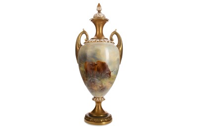 Lot 804 - A ROYAL WORCESTER VASE AND COVER BY JAMES STINTON