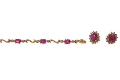 Lot 1531 - A RUBY BRACELET AND PAIR OF EARRINGS