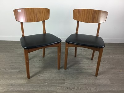 Lot 196 - A SET OF FOUR MID TWENTIETH CENTURY SINGLE CHAIRS