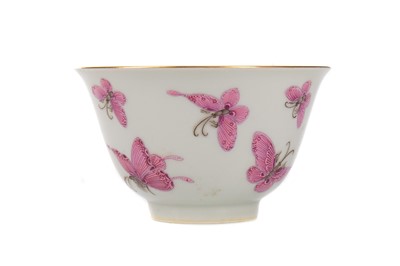 Lot 1827 - A CHINESE PINK BUTTERFLY TEA BOWL