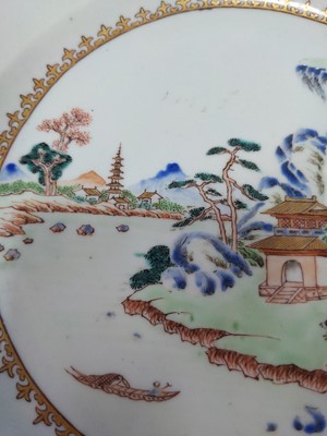 Lot 1067 - AN 18TH CENTURY CHINESE OCTAGONAL DISH