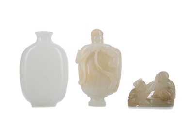 Lot 1850 - A CHINESE JADE SNUFF BOTTLE