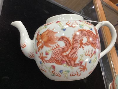 Lot 1851 - A CHINESE REPUBLIC PERIOD TEA POT AND A JAPANESE TEA POT