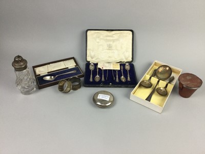 Lot 283 - A SILVER SNUFF BOX, SILVER BOTTLE TOP AND OTHER SILVER AND SILVER PLATED ITEMS