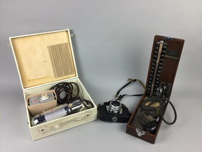 Lot 263 - A LOT OF VINTAGE MEDICAL EQUIPMENT