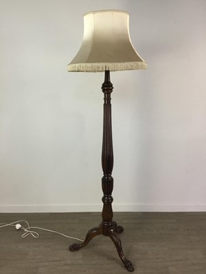 Lot 301 - A MAHOGANY STANDARD LAMP